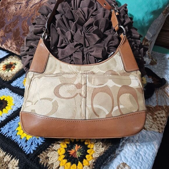 Coach Y2K Large Hamptons Clip Shoulder Bag in Signature Optic Monogram Purse - Picture 3 of 7